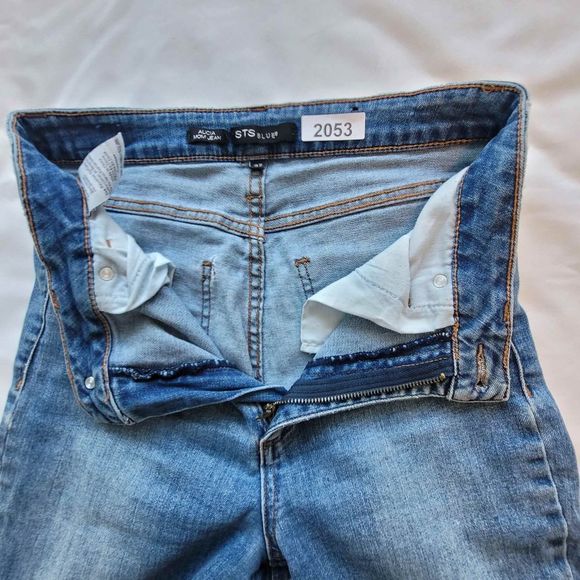 STS Blue Alicia Cropped Mom Jeans Size 27 - Picture 4 of 11